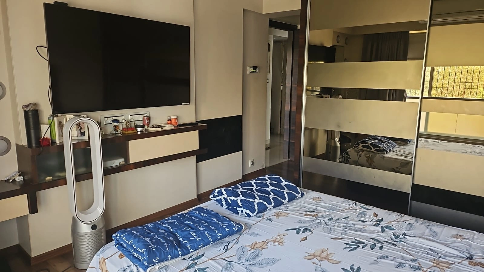 2 BHK Flat for Sale in romeil diva , Malad West